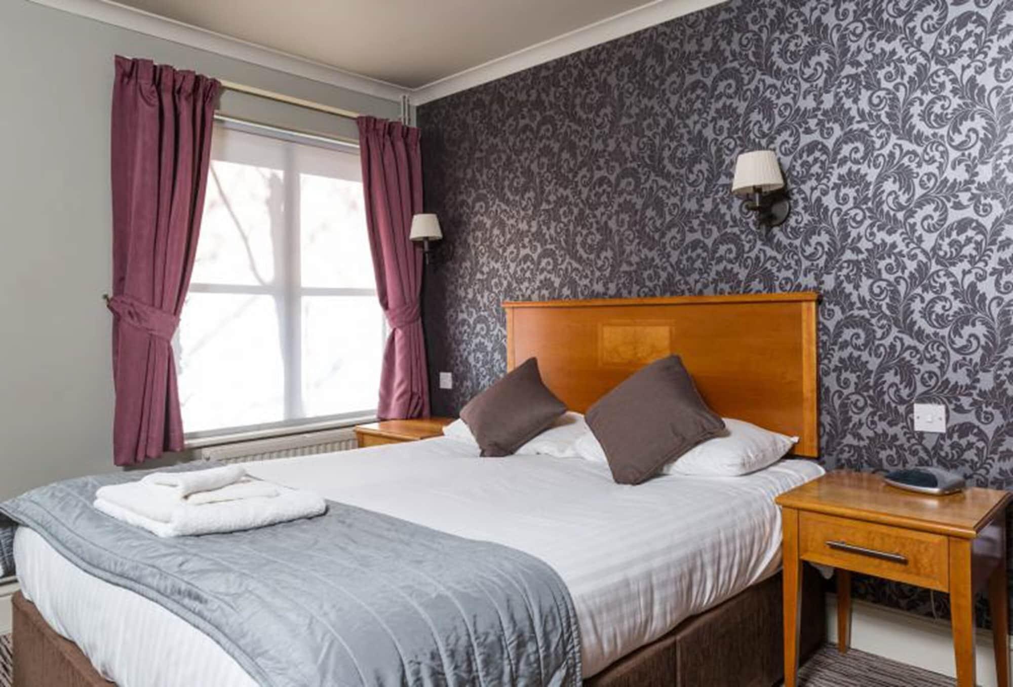 The Dog & Bear Hotel Lenham Exterior photo