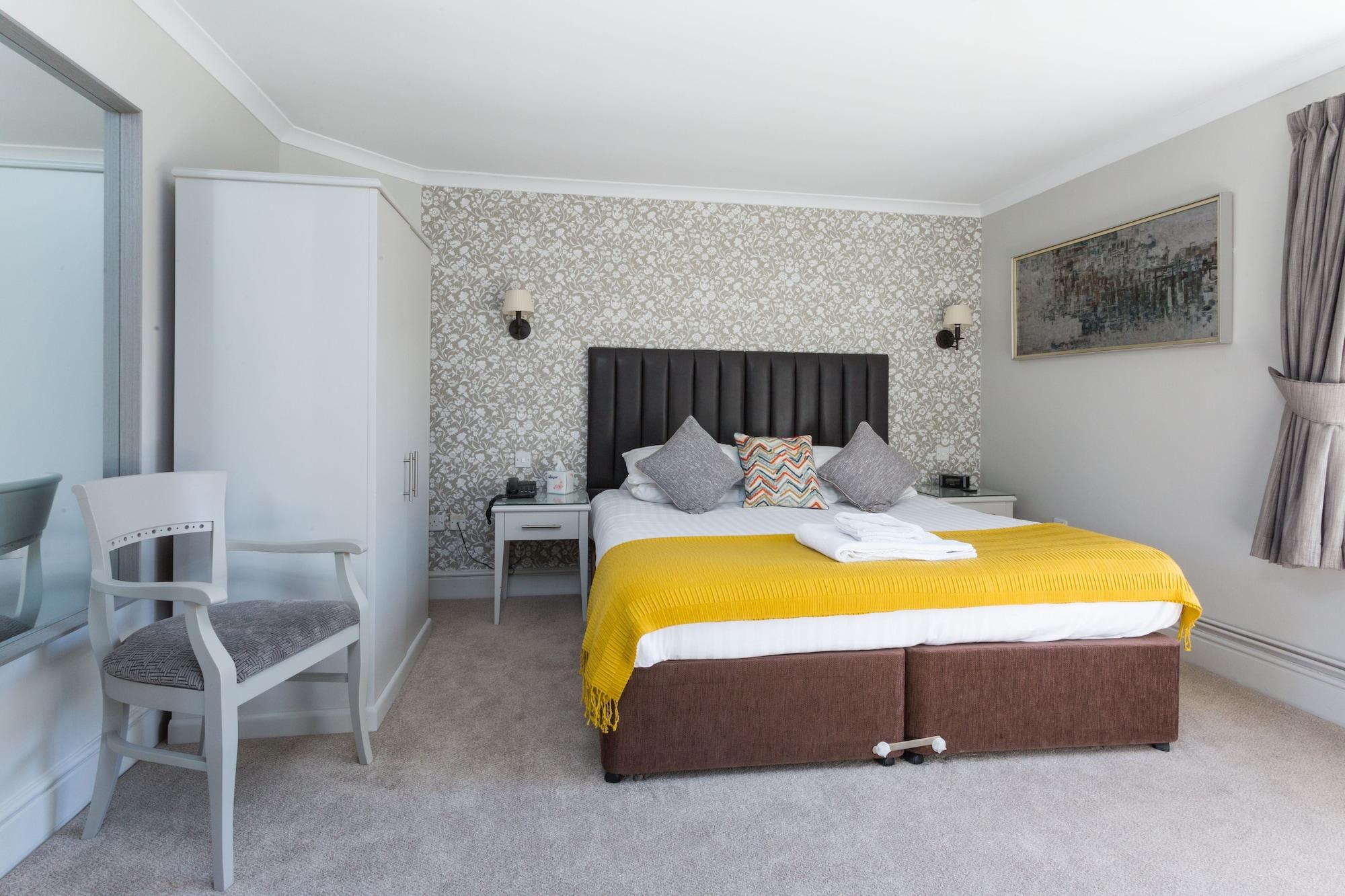 The Dog & Bear Hotel Lenham Exterior photo